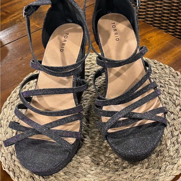 Torrid Strappy & sparkle wedge Size 13 WW - Picture 1 of 3